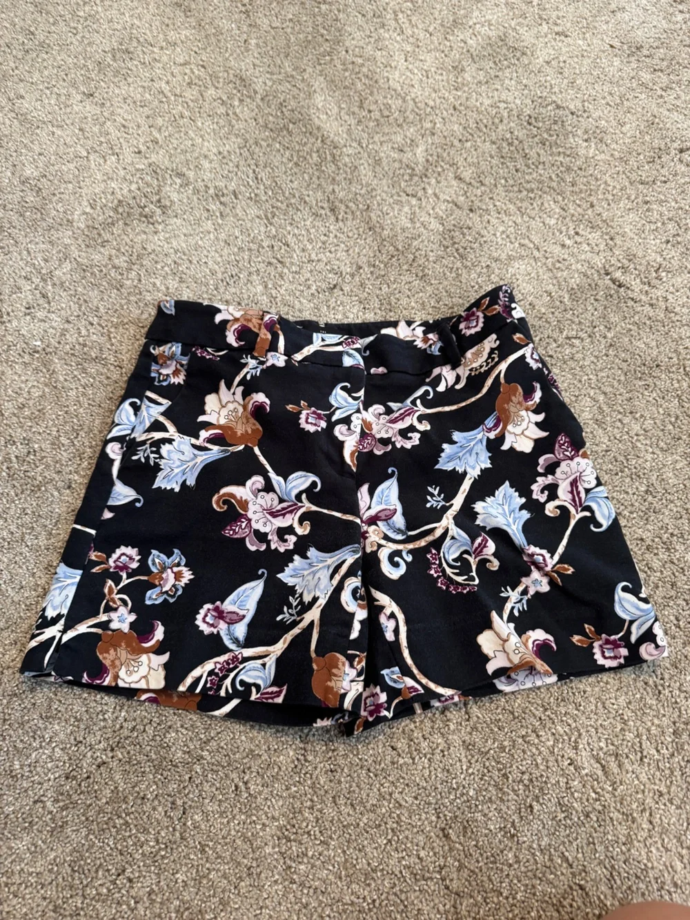 Floral Print Black Women's Shorts